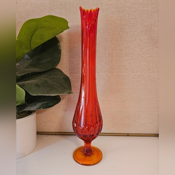 Vintage Fenton Amberina Red Carnival Swung Art Glass Vase Ruffle Bud Thumbprint - Picture 7 of 11